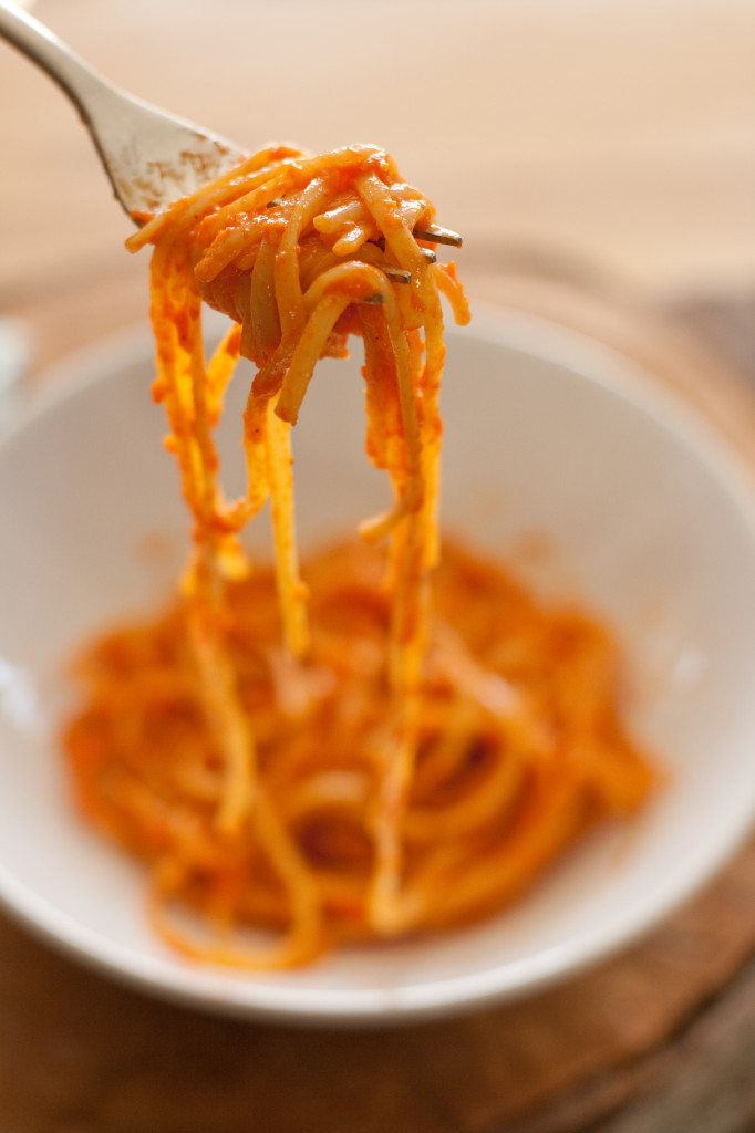 easy roasted red pepper linguine | cogs and cupcakes